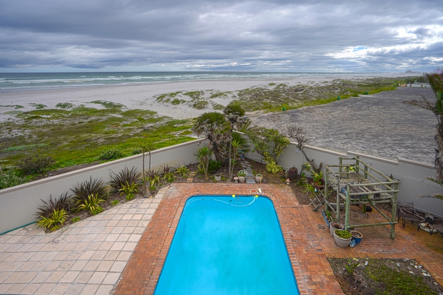 4 Bedroom Property for Sale in Van Riebeeckstrand Western Cape